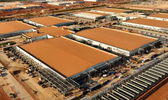 OpenAI联合软银与甲骨文将扩建数据中心